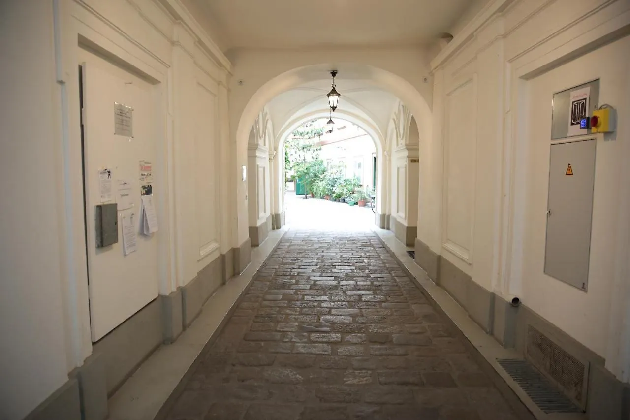 Heart Of Vienna - City Apartment
